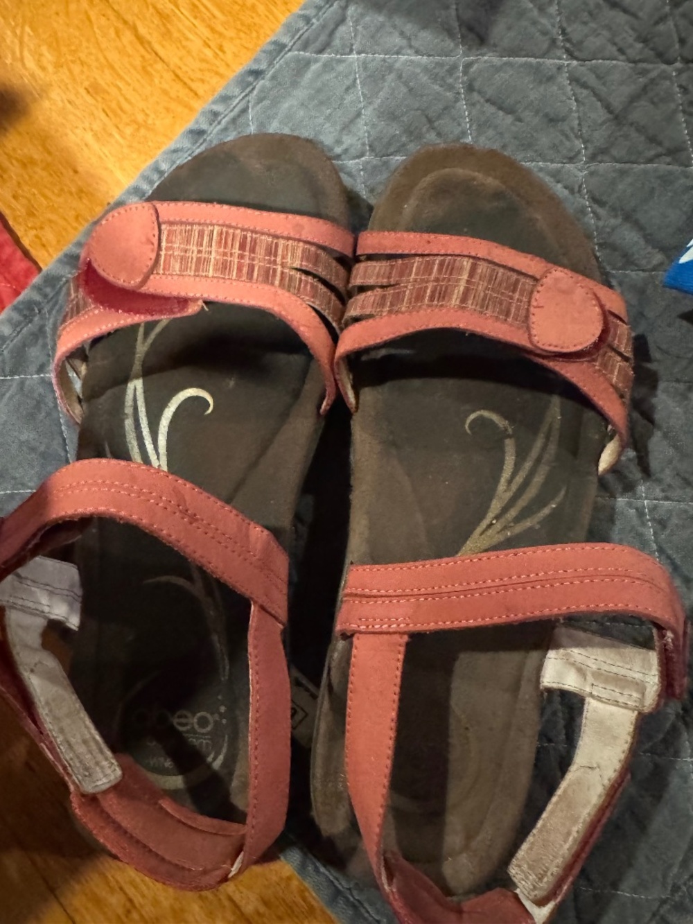 Abeo strap sandal size  8.5 coral